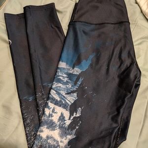 Inner fire mountain leggings s nwt Navy